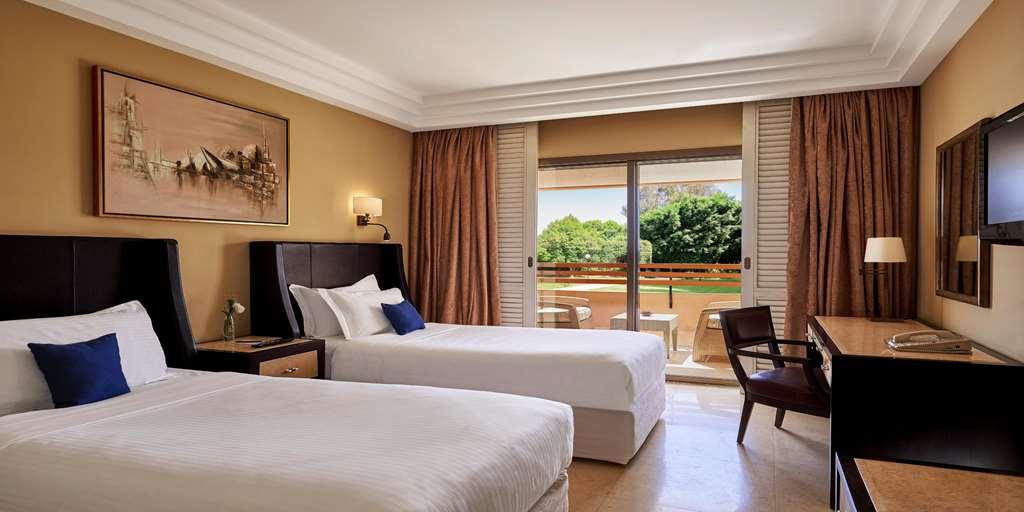 Steigenberger Resort Achti Luxor Rum bild A room at the Hilton Athens