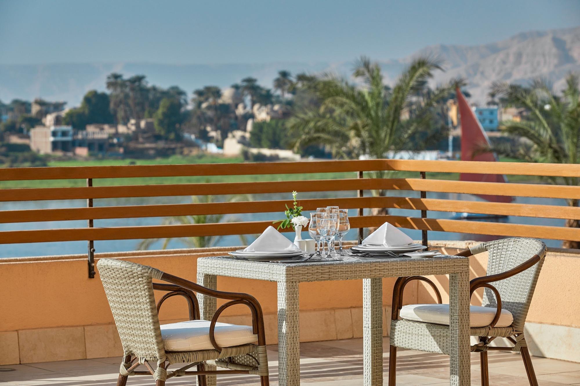 Steigenberger Resort Achti Luxor Exteriör bild The View