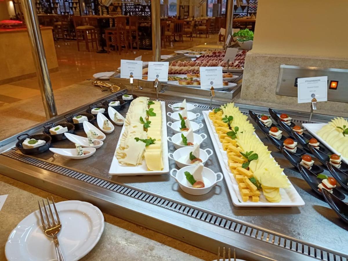Steigenberger Resort Achti Luxor Exteriör bild A cheese platter
