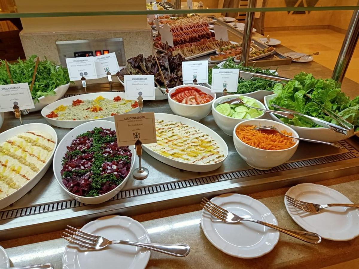 Steigenberger Resort Achti Luxor Exteriör bild A salad bar